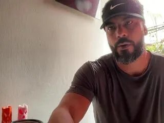 Freechat braun_phillips on Flirt4Free