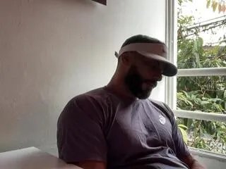 Freechat braun_phillips on Flirt4Free