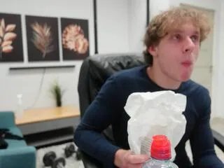 Offline charles_dreams on Flirt4Free