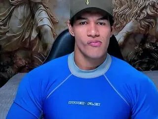 Freechat cris_cruz on Flirt4Free