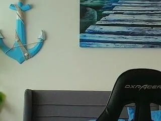 Freechat emilio_reynolds on Flirt4Free