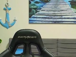 Freechat emilio_reynolds on Flirt4Free