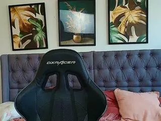 Freechat emilio_reynolds on Flirt4Free