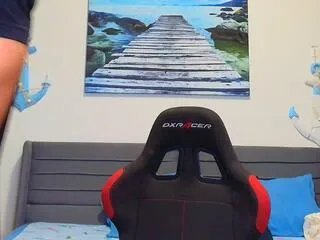 Freechat emilio_reynolds on Flirt4Free