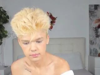 Offline felix_del_rey on Flirt4Free