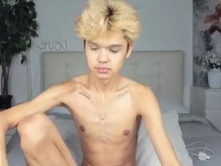 Offline felix_del_rey on Flirt4Free