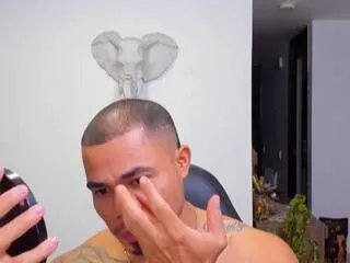 Freechat jackson_gray on Flirt4Free