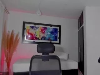 Offline khaleesi_laylee on Flirt4Free