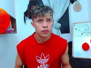 Offline lucas_luxx on Flirt4Free