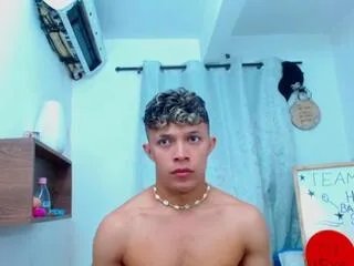 Offline lucas_luxx on Flirt4Free