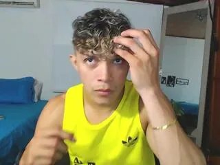 Offline lucas_luxx on Flirt4Free