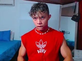 Offline lucas_luxx on Flirt4Free