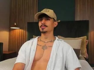 Freechat lukee_taylor on Flirt4Free