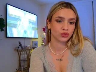 maci_reynolds — Private on Flirt4Free