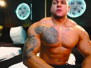 Offline massimo_walton on Flirt4Free