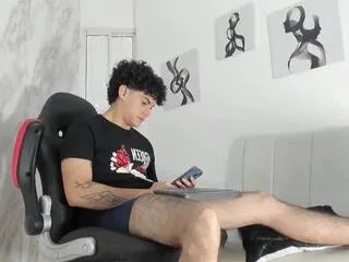 Offline mikey_banji on Flirt4Free