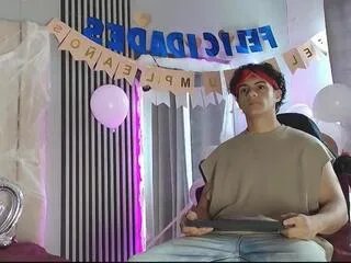 Offline mikey_banji on Flirt4Free