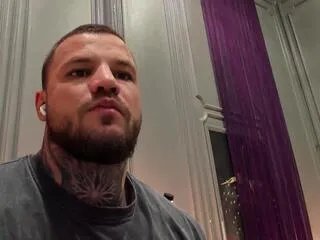 Freechat oliver_sport on Flirt4Free