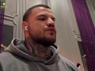 Freechat oliver_sport on Flirt4Free