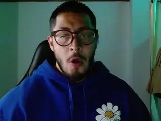 Offline thomas_spilios on Flirt4Free