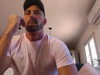 Offline tino_clandestino_diagonal_tom on Flirt4Free