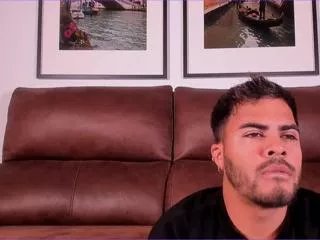 Offline tino_clandestino_diagonal_tom on Flirt4Free