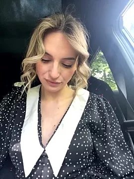 Freechat -AngelAri- on StripChat