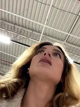 Freechat -AngelAri- on StripChat