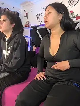 Freechat 1lovelygirls on StripChat