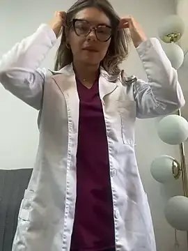 Freechat alicee16 on StripChat