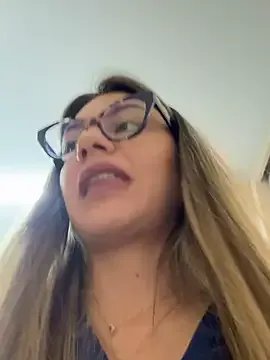 Freechat alicee16 on StripChat