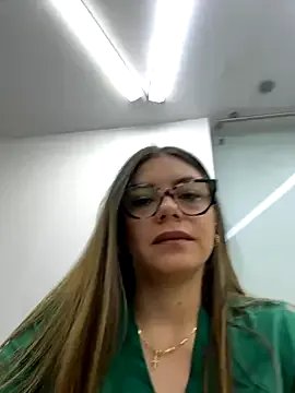 Freechat alicee16 on StripChat