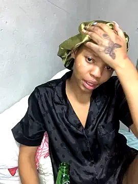 Freechat BondiBitch on StripChat