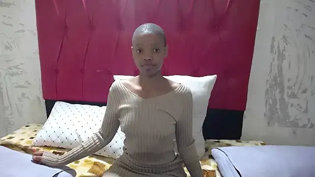 Freechat BondiBitch on StripChat