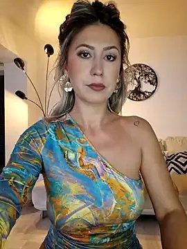 Freechat CelynaRoss on StripChat