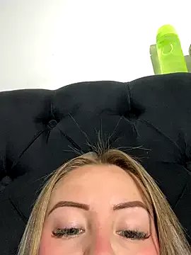 Freechat cheryl_cc on StripChat