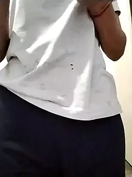 Freechat Cute-Naavya on StripChat