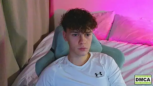 Freechat cute_thomas on StripChat