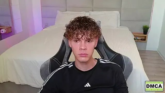 Freechat cute_thomas on StripChat