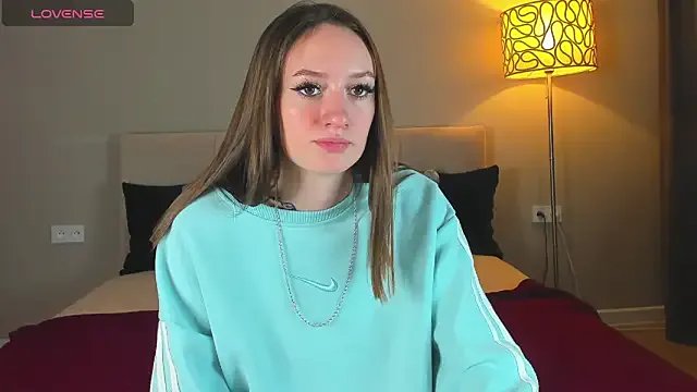 Freechat cutienaughtygirl on StripChat