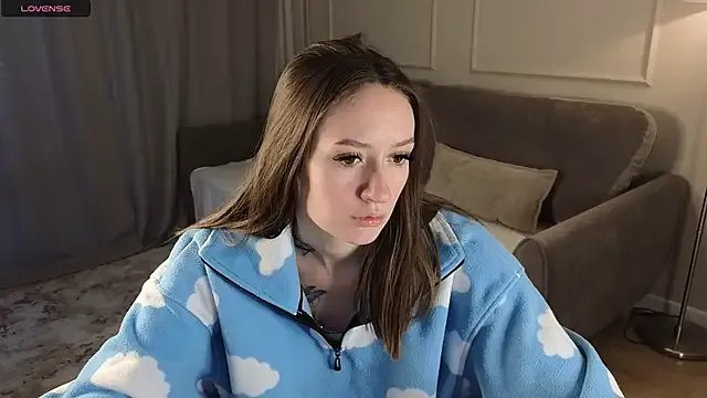 Freechat cutienaughtygirl on StripChat