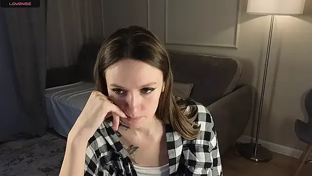 Freechat cutienaughtygirl on StripChat