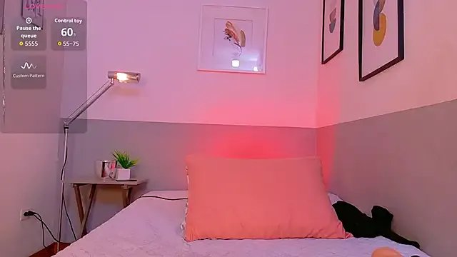 Freechat daddys_little_princesss on StripChat