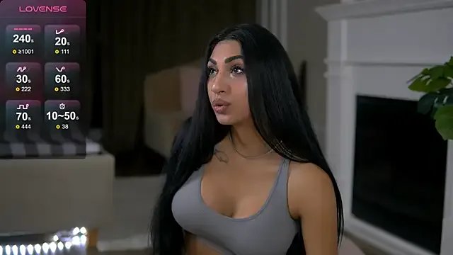 Freechat EmaHallee on StripChat