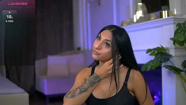 Freechat EmaHallee on StripChat