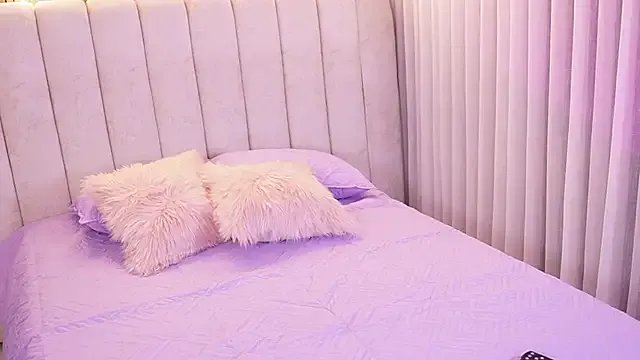 Private emyli_sw_ on StripChat