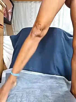 Freechat EmySkinny85 on StripChat