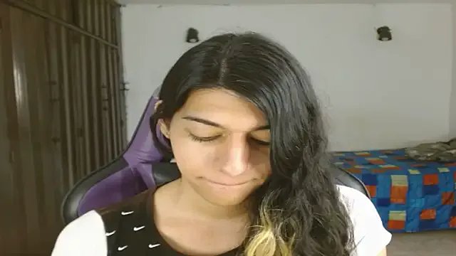 Freechat engielphoenis14 on StripChat