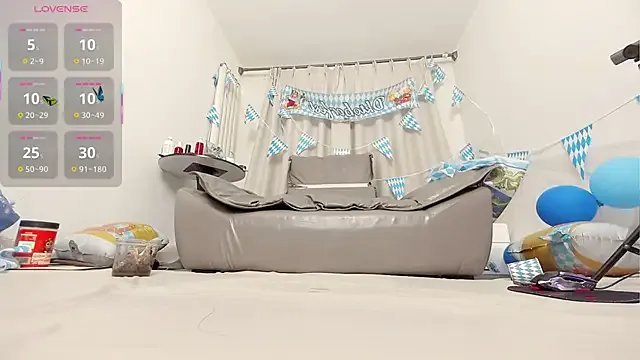 Freechat fox-yiyi on StripChat