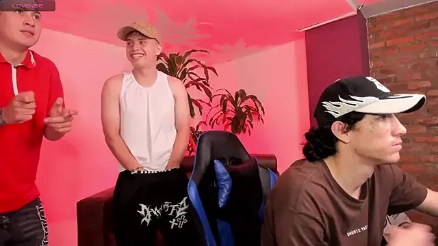 Freechat Handsomeboyss19 on StripChat